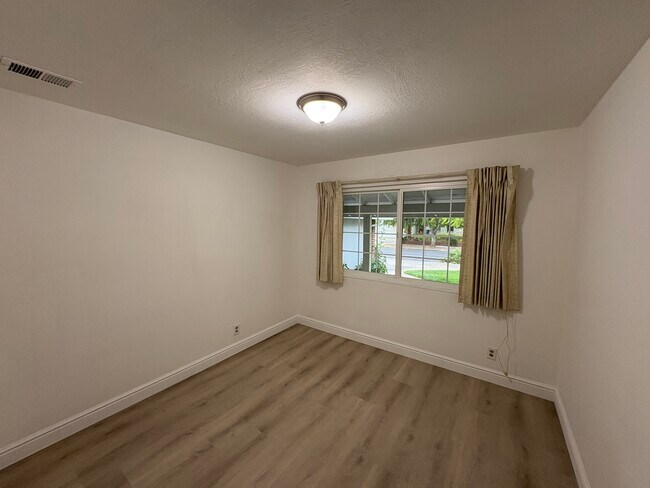 Foto del edificio - 4054 Lemoyne Way