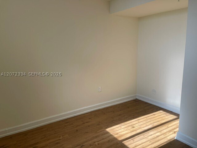 Foto del edificio - 420 SW 12th St