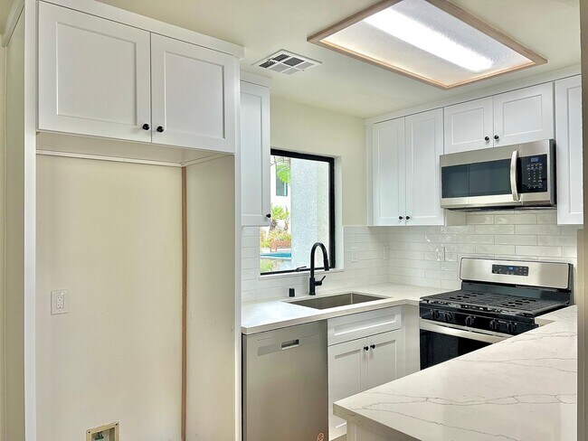 Foto del edificio - Updated 2-Bedroom 3 Bathroom Pasadena Town...