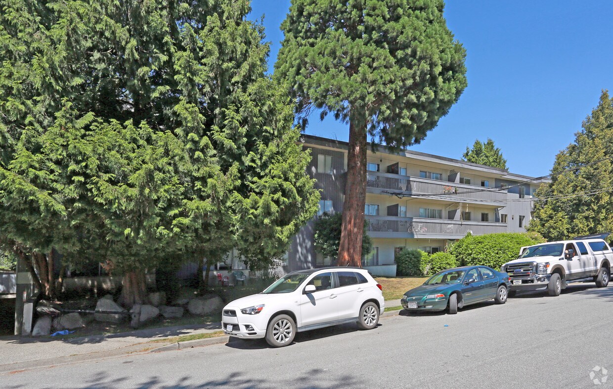 Alderwood Apartments Apartments 43 E 15th Ave Vancouver, BC