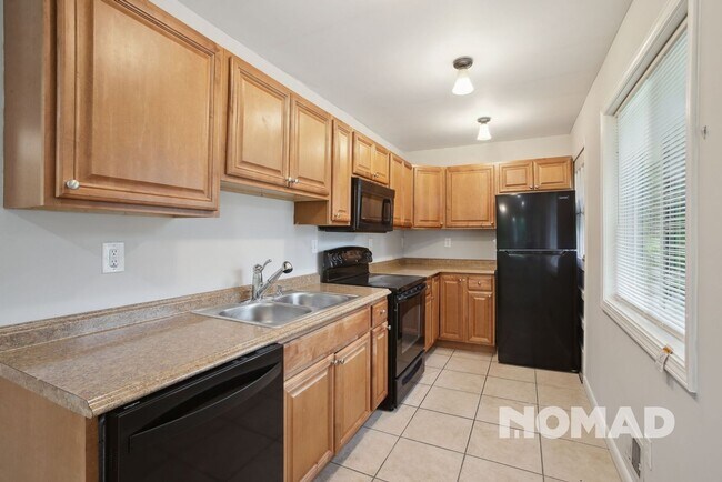 Building Photo - Charming 2BR Duplex in Fairburn