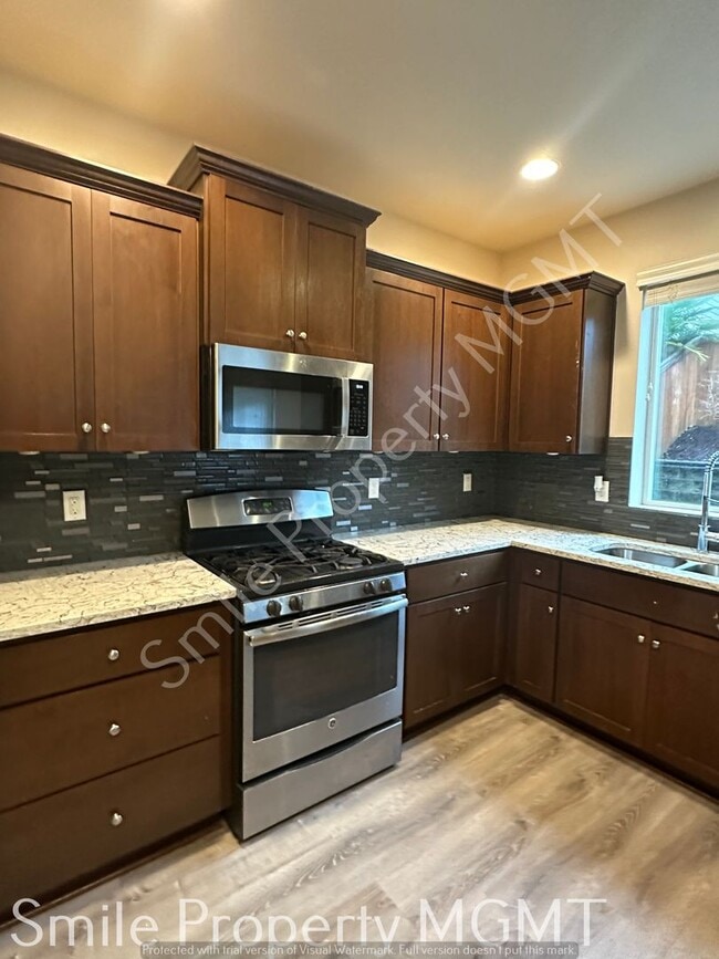 Building Photo - single house