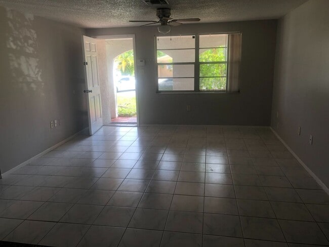 Building Photo - 9411 Ledgestone Ln