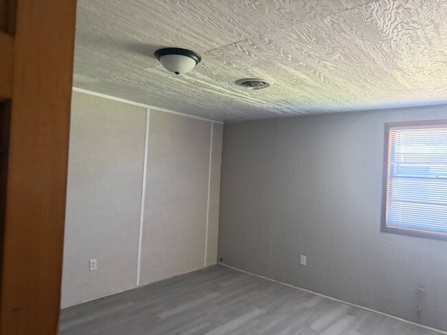 Foto del edificio - 103 Hollyhock Ln