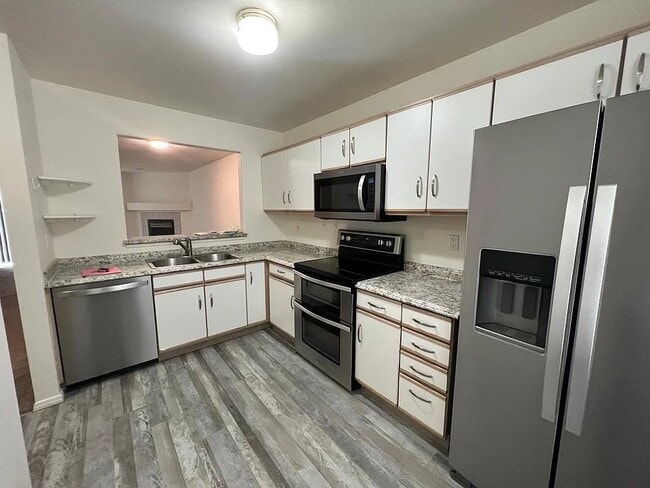 Building Photo - 6170 Colony Cir