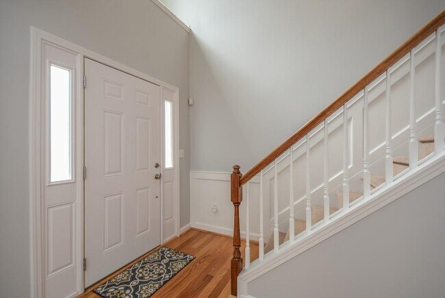 Foto del edificio - 212 Ivy Glen Cir