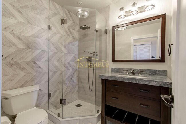 Building Photo - 356 Santana Row