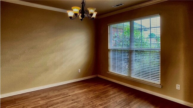 Building Photo - 2375 N Stonecrest Dr