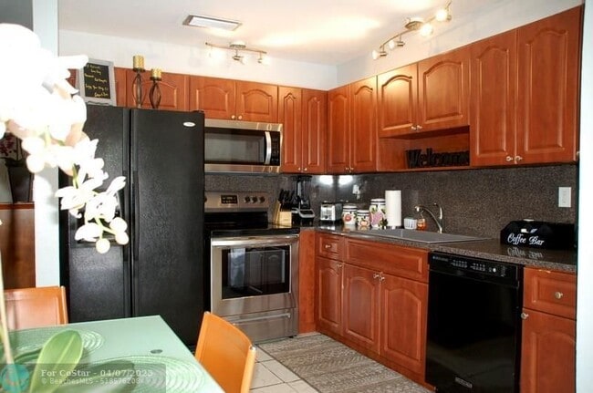 Foto del edificio - 2859 NW 197th Terrace