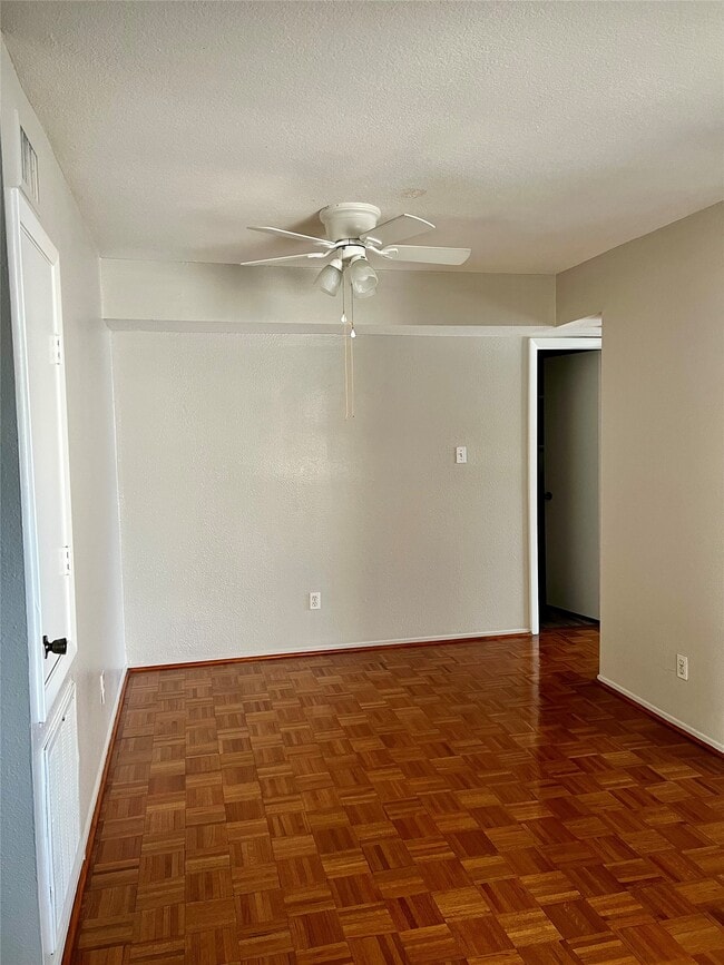 Building Photo - 5001 Lamonte Ln