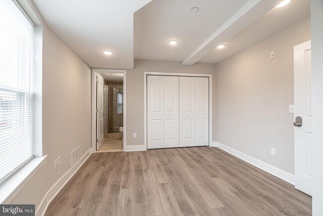 Building Photo - 421 N 39th St