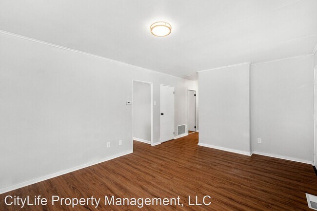 Building Photo - 3 br, 1 bath House - 10821 Bellview Drive