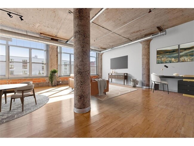 Building Photo - 521 S 7th St