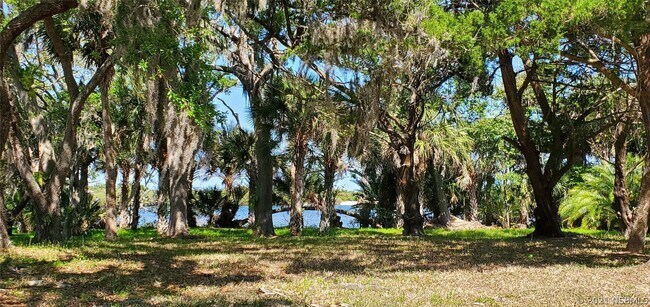 Building Photo - 1508 S Riverside Dr