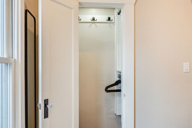 Foto del edificio - 1706 Warren Ave N