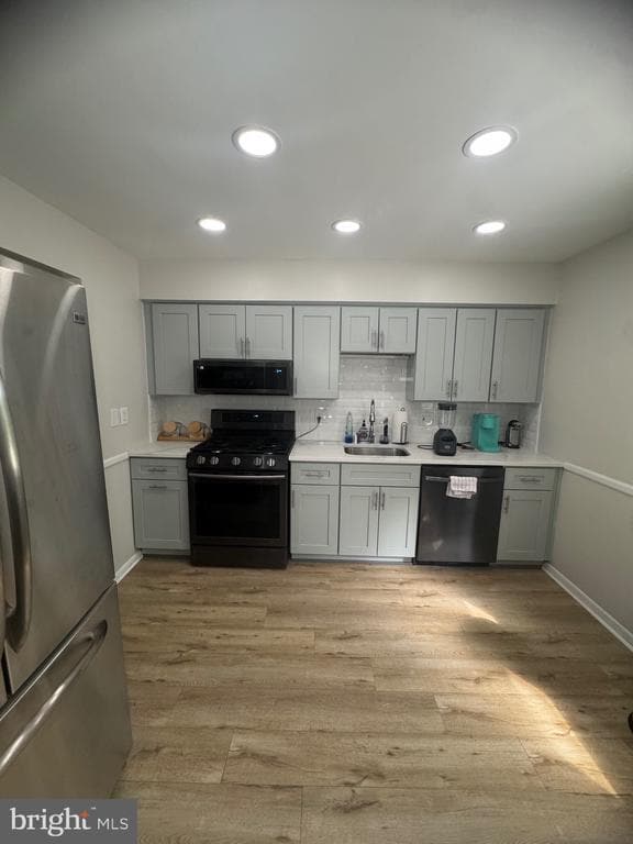 Foto del edificio - 7940 Covington Ave