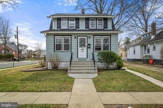 Building Photo - 28 E Holly Ave