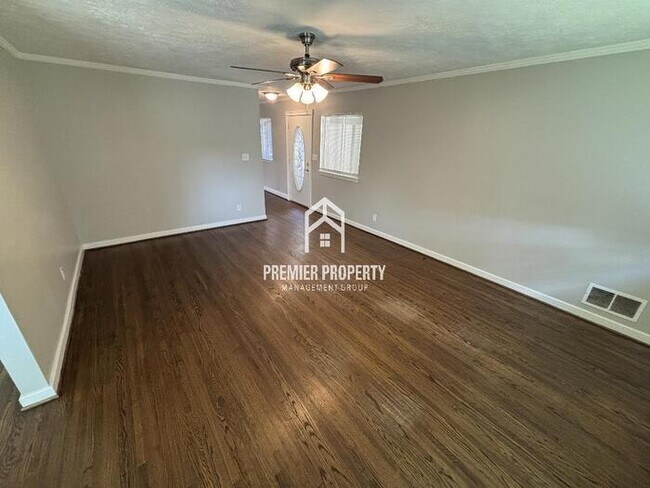 Foto del edificio - 521 Ferndale Rd