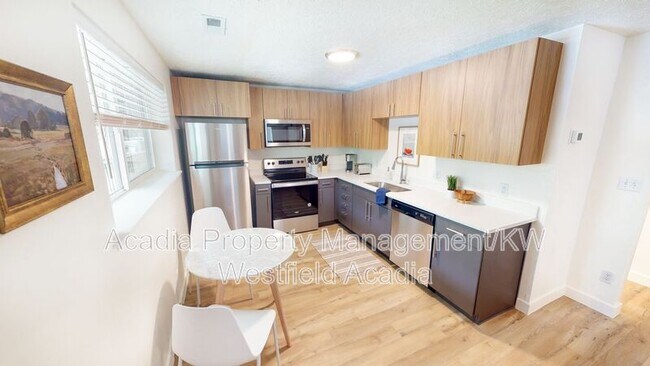 Building Photo - 1538 N Moon River Dr