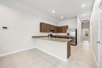 Building Photo - 11824 E Gate Dr