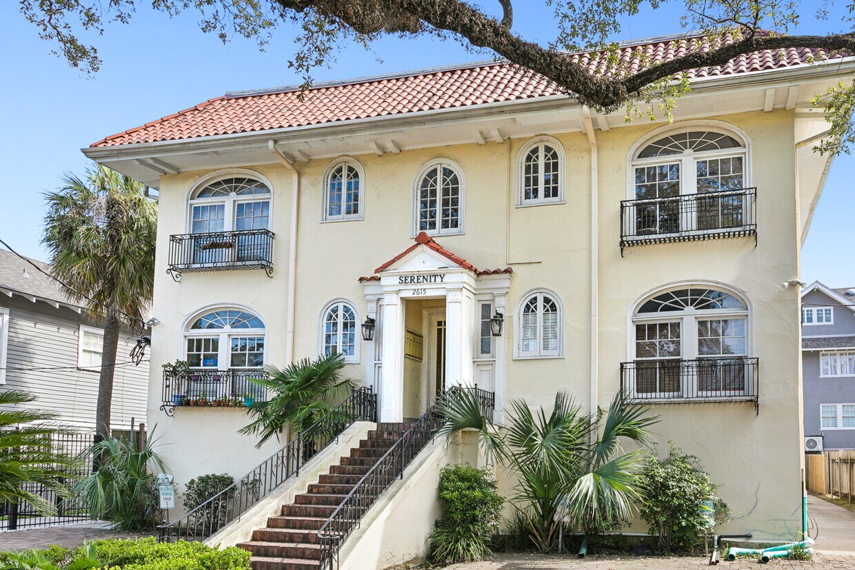 Foto principal - 2615 S Carrollton Ave