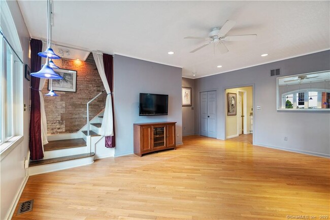 Building Photo - 7 Wooster Pl