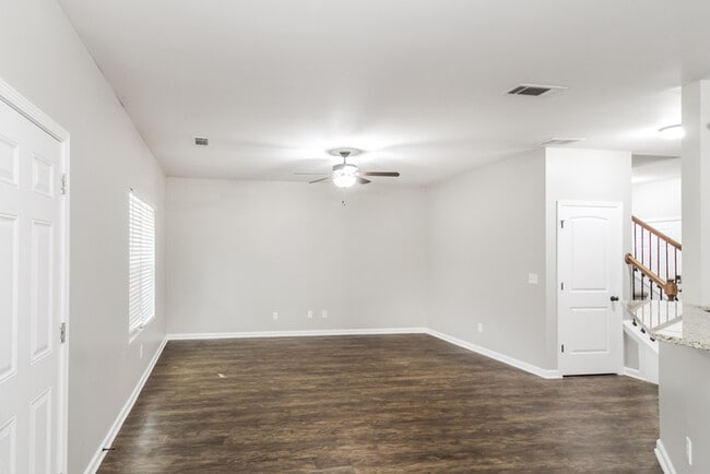 Foto del edificio - 108 Rankin Cir