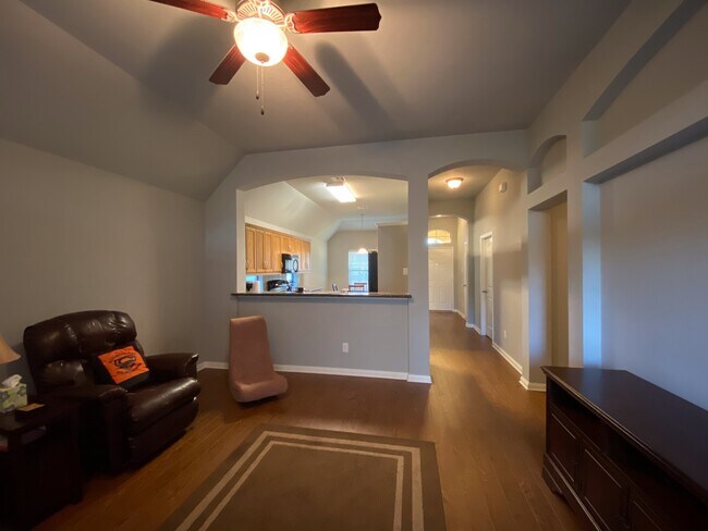 Foto del edificio - Single Family Home in Falcon Pointe | Chin...