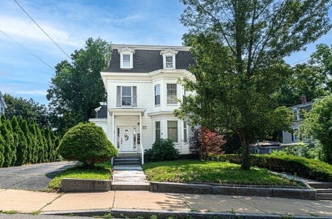 Building Photo - 59 Grove Ave