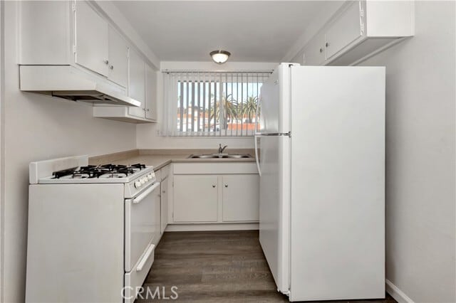 Building Photo - 128 Avenida Serra