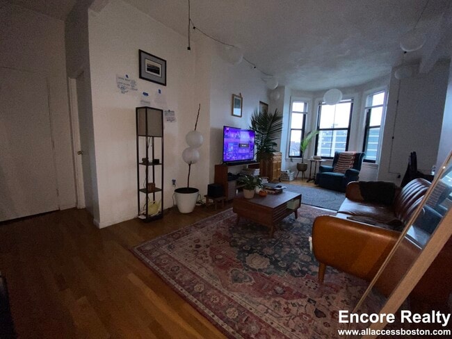 Building Photo - 23 Cortes St