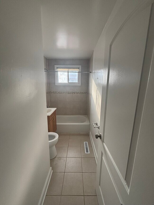 Foto del edificio - 14311 Woodlawn Ave