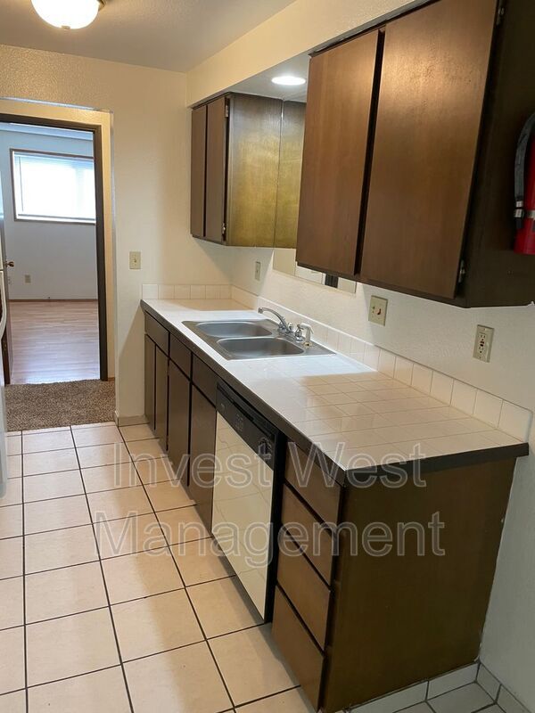 Building Photo - 3707 Sunset Way