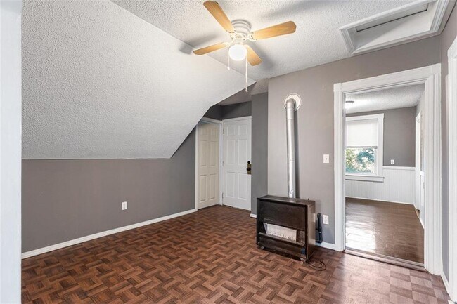 Building Photo - 92 Centre St