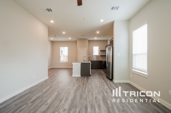 Building Photo - 9835 Willow Creek Commerce Dr 223 Tomball TX