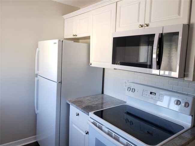 Building Photo - 3206 W Azeele St