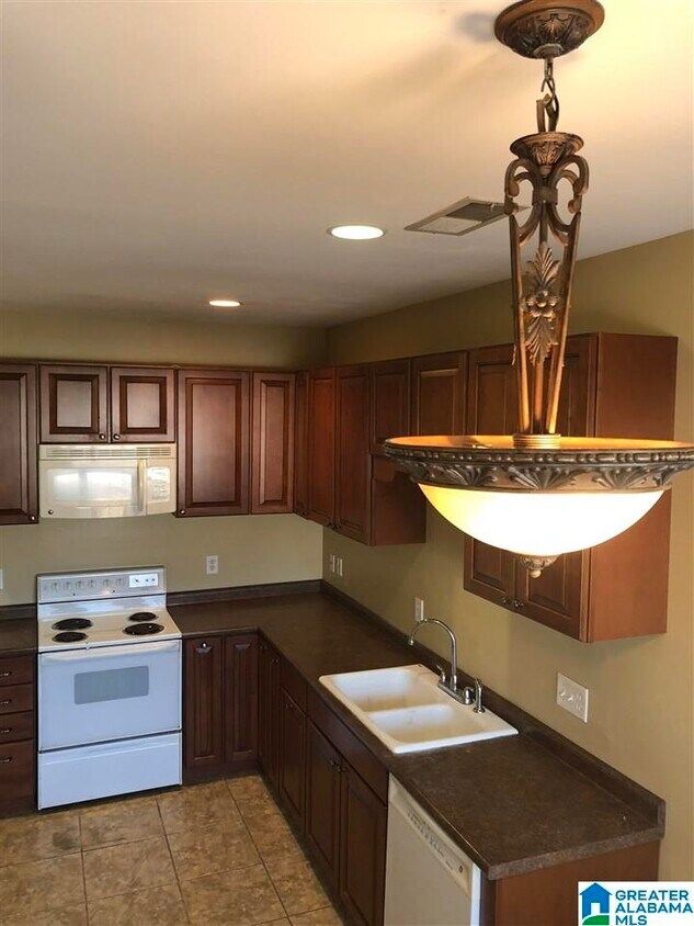 Building Photo - 5525 Fawn Cir