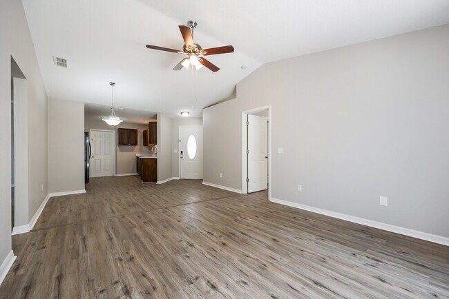 Foto del edificio - 222 Eagle Point Blvd
