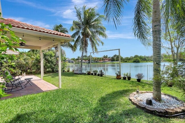 Building Photo - 4450 Banyan Trails Dr