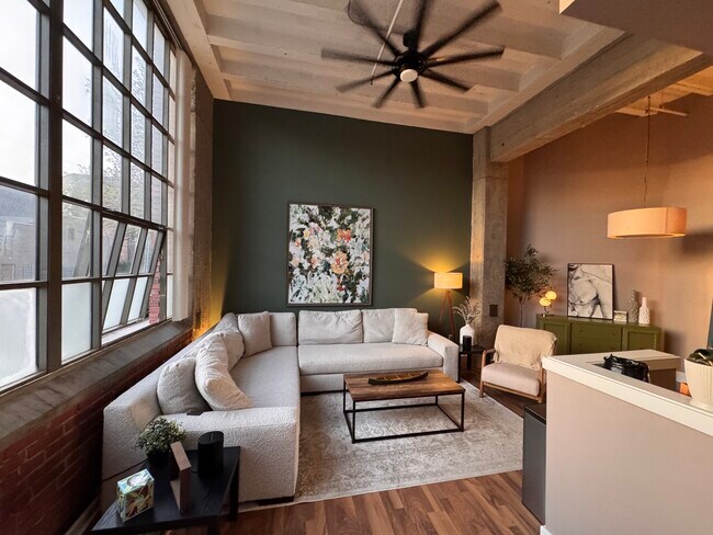 Foto del edificio - 611 N Park Ave