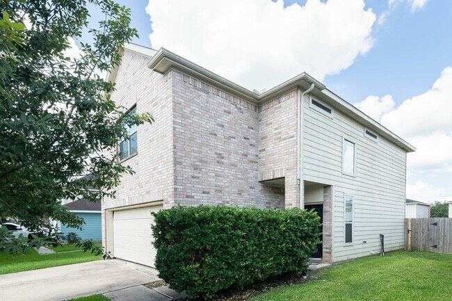 Building Photo - 14410 Acuna Ln