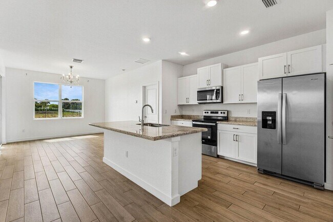 Foto del edificio - 2770 NE Breezeway Cir