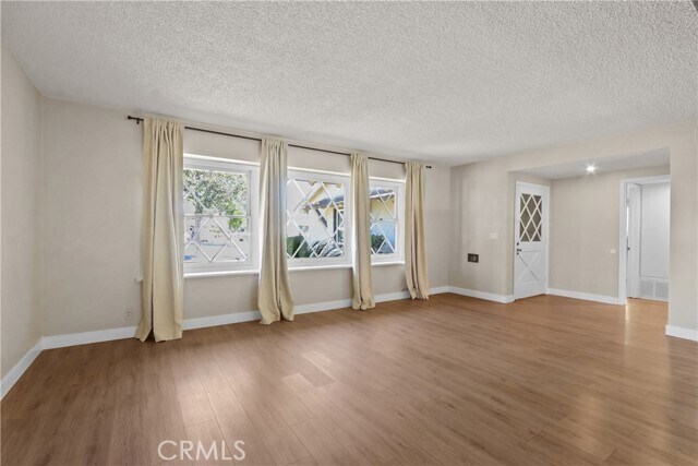 Foto del edificio - 10925 Newcomb Ave