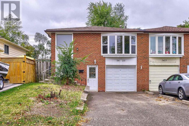 Building Photo - 3425 Oakglade Crescent