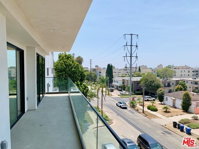 Building Photo - 1822 Overland Ave
