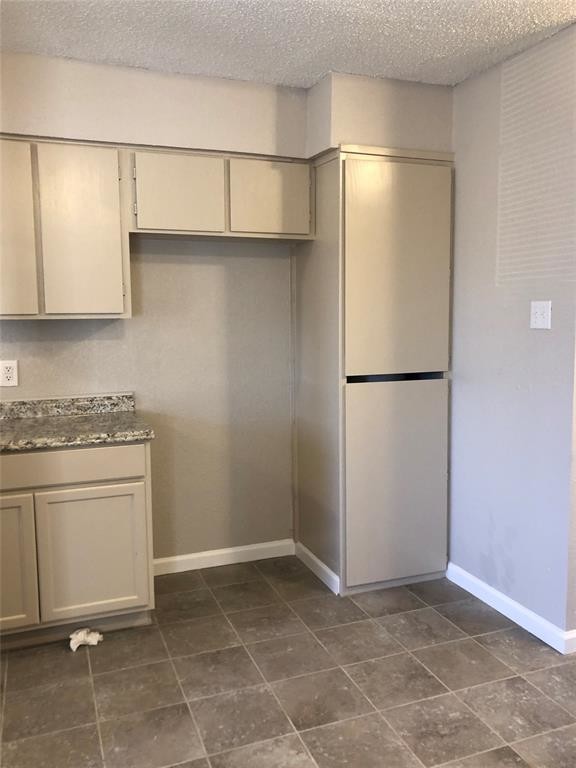 Foto del edificio - 2618 Refugio Ave