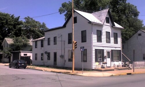 Primary Photo - 167 Ann St