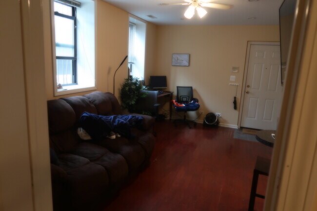Foto del edificio - 1348 N Cleaver St