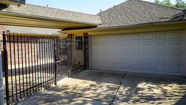 Building Photo - 3127 Castlewind Dr