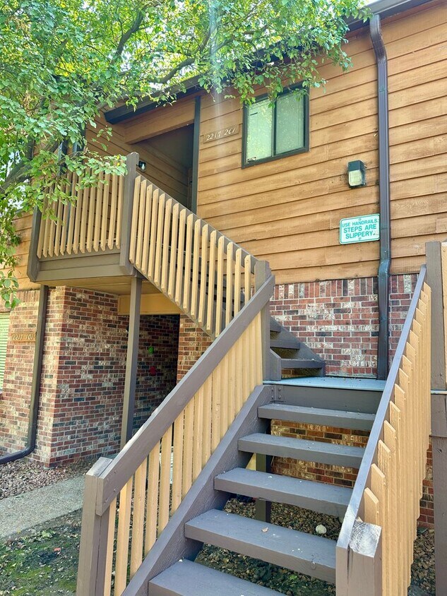 Primary Photo - Spacious 2 Bed 2 Bath Condo in Aurora! Acr...